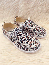 Load image into Gallery viewer, Kayak White Leopard by Corkys

